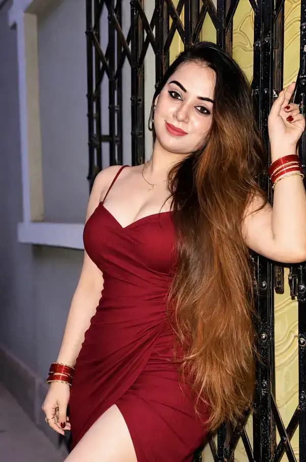 Rekha (Mature Housewife) Kolkata escort profile
